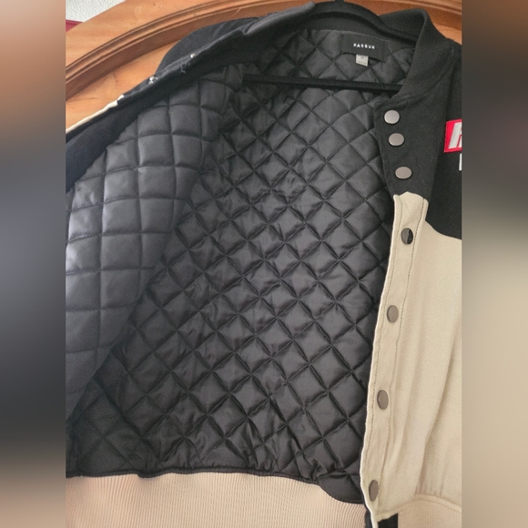 PacSun Black Jacket with Red Accent - Picture 7 of 12